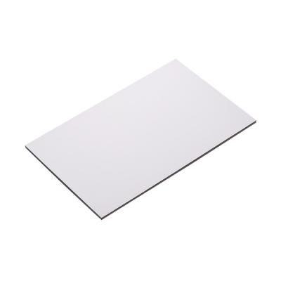 Classifique uma isolação térmica 6000mm de alumínio à prova de fogo ≥0.041W/do painel do núcleo de favo de mel M.K Flexural Strength ≥0.2MPa
