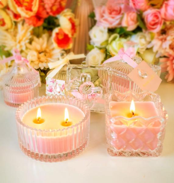 Lightweight Perfume Scented Candles Soy Wax Material Elegant Looking