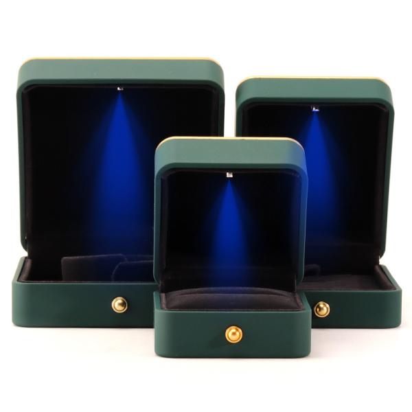 Boîte à bijoux LED verte carrée pour l'emballage de luxe de colliers et d'anneaux personnalisable