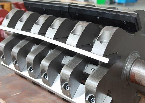 75kw 850KG H Heavy Crusher Pipe Tube Pet Bottle Crushing Machine