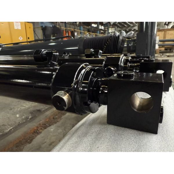 Rod End Ported Telescopic Hydraulic Cylinder 2350mm Stroke With Hard Chrome Plated Steel
