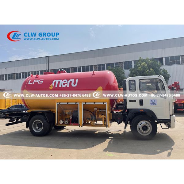 Sinotruk HOWO 4x2 15,000L LPG Bobtail Truck with CORKEN Z2000 Pump and Q345R Steel Tank for Heavy-Duty Propane Delivery