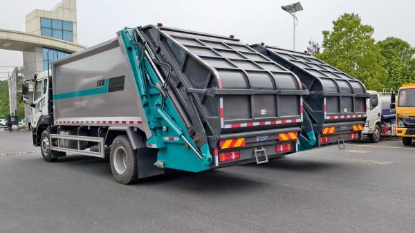 Sinotruk HOWO Compressed Garbage Truck 18cbm Refuse Collection Vehicle 260HP