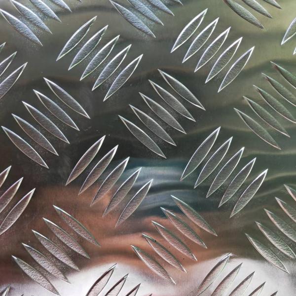 Carreaux de sol antidérapant pour camions et remorques