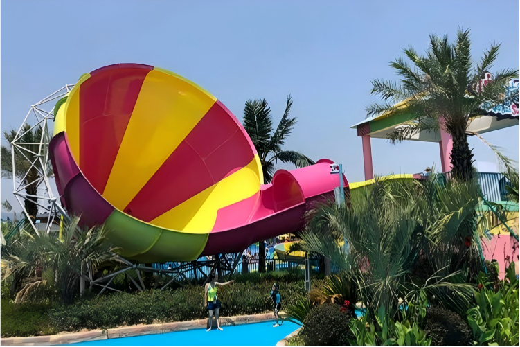 Outdoor Mini Loudspeaker Swimming Pool Slide Customizable for Aqua Park