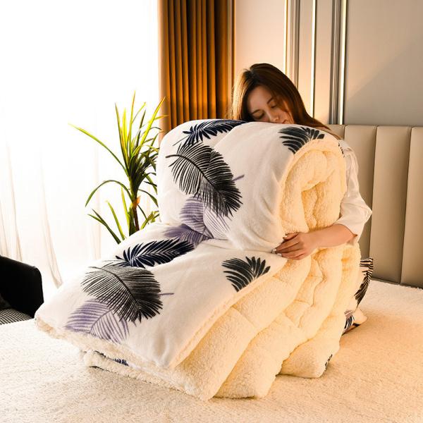 100% Polyester All-Season Customized Warm Lamb Fleece Quilt Comforter Bedding Set