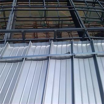 Tuiles de toit en panneau d'aluminium-magnésium-manganèse résistantes à la flexion 100 mm