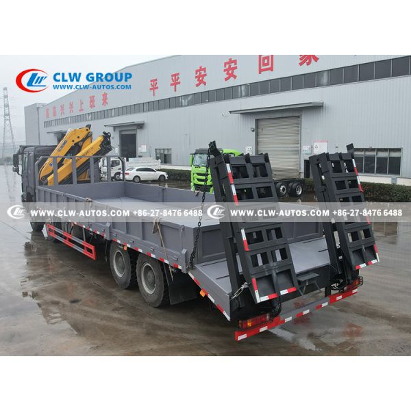 HOWO 8x4 Service Truck with 10-Ton XCMG Knuckle Boom Crane and Hydraulic Access Ladder for Heavy Lifting