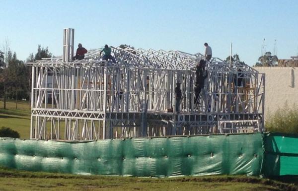 Monte rapidamente a casa de campo pré-fabricada clara da construção de aço no padrão de AU/EU/US com de dois andares
