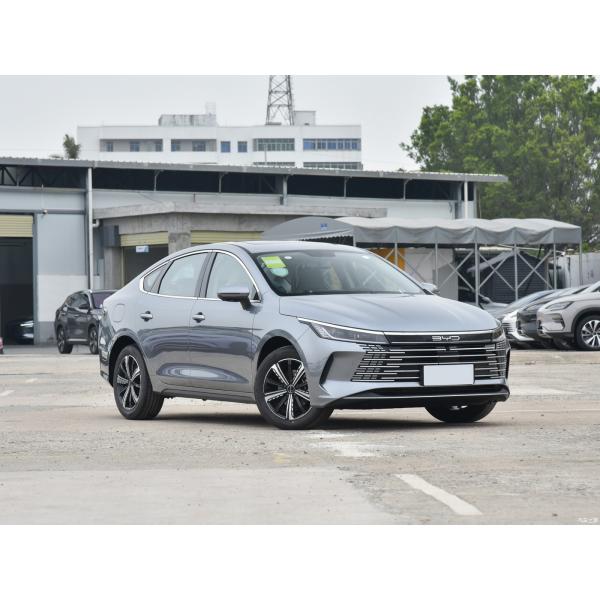 Front-Wheel Drive Used Electric Cars 47.5 KWh Battery With Bluetooth USB Wi-Fi Connectivity