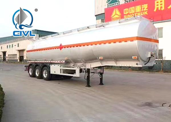 New SINOTRUK Carbon Steel 60 Cfm Oil Tank Semi Flatbed Trailers For Oil Fuel Transport