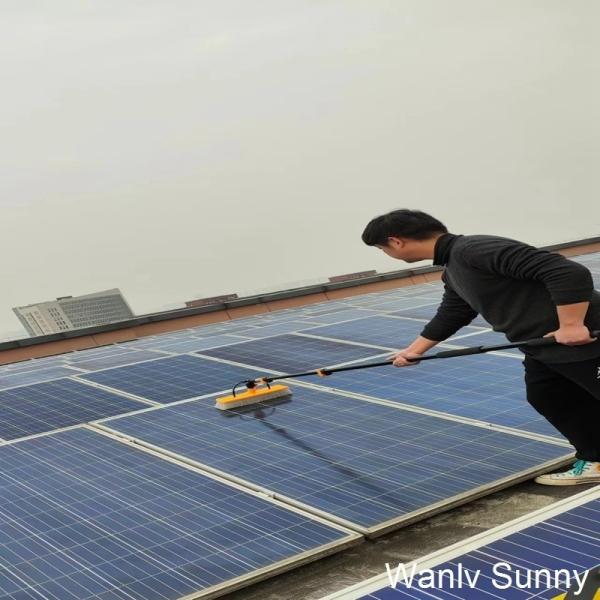 Aluminum Alloy Solar Panel Cleaning Brush with Mini Lithium Battery Water Pump Perfect