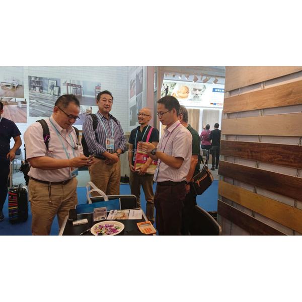 4mm 5mm SPC piso de vinil de cor simples resistente ao fogo piso de pedra plástico para o interior