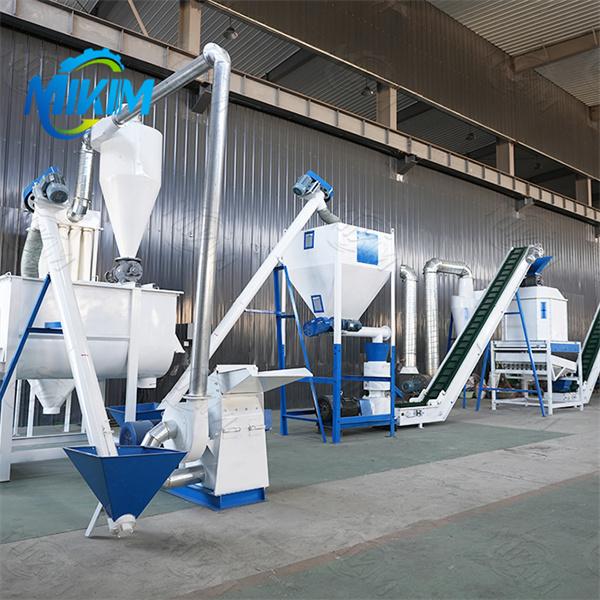 Ligne automatique de production d'aliments pour animaux de compagnie pour les élevages et les usines d'alimentation