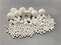 Boules de meulage en céramique à haute teneur en aluminium utilisées dans le pétrole / les produits chimiques / les engrais
