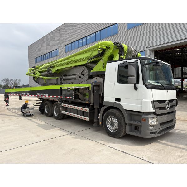 2018 Zoomlion 49M Concrete Pump Truck with Mercedes Benz Chassis and Refurbished Condition
