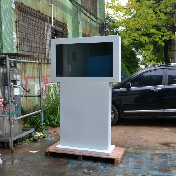 Waterproof Windows I3 I5 Commercial Digital Signage Free Standing For Golf Course