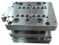 Progresivo muere el metal que sella la fabricación galvanizada molde de las piezas de la hebilla de la placa