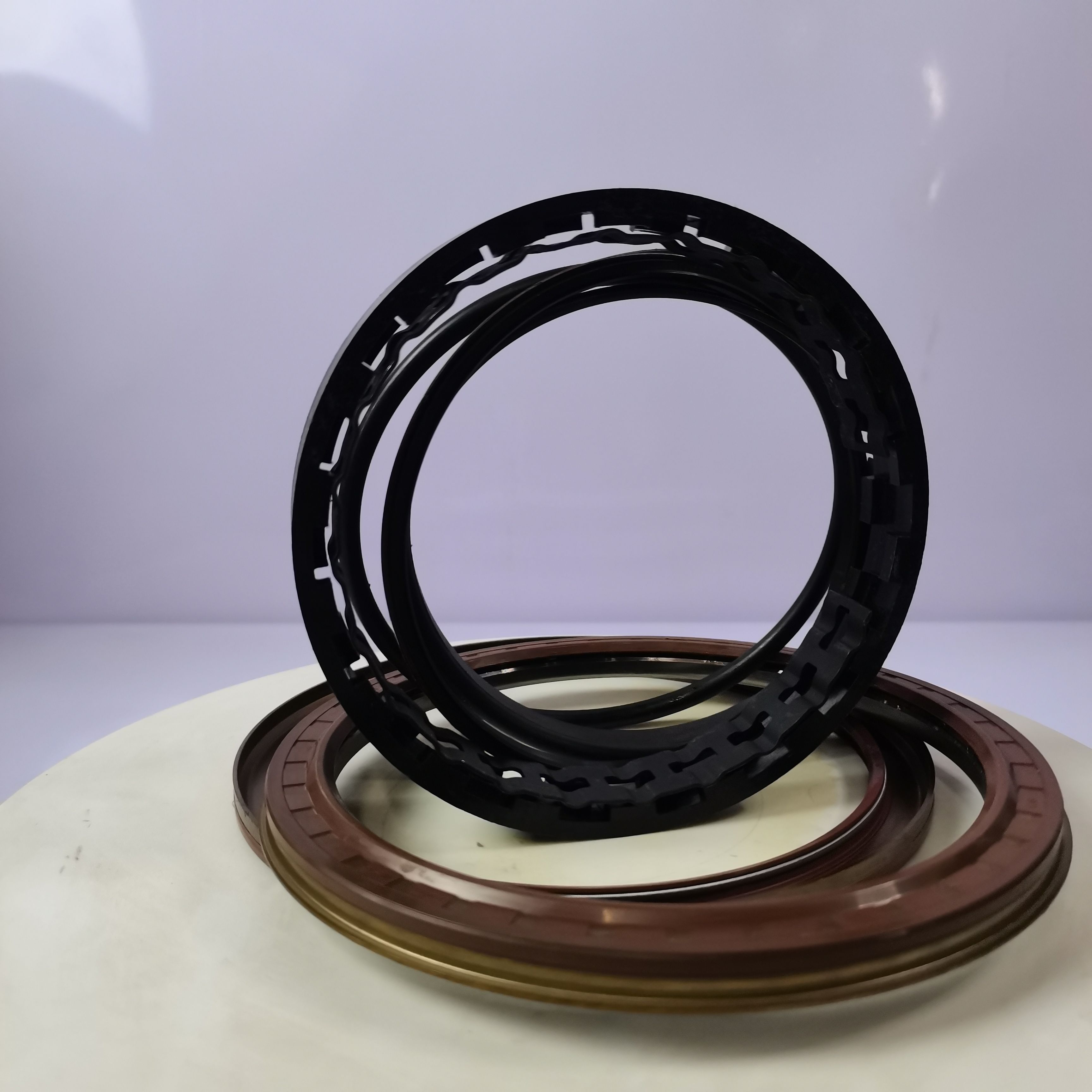 Manufacturer Wholesale Original Parts FAW Truck 125/126.3*152.3/123.6*148*8.1 Rear Wheel Oil Seal Eight-piece Set