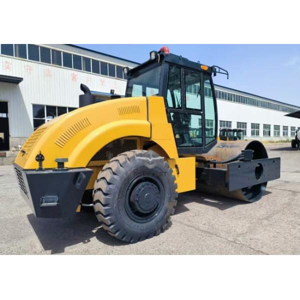 2100 mm double rouleau à tambour 12 tonnes hydraulique LTD212H 110kw au Kenya