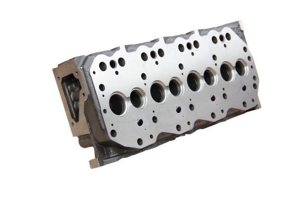 Cylinder Head For Nissan Td27-T Iron Cylinder Head OEM 11039-43G36 Amc 909011