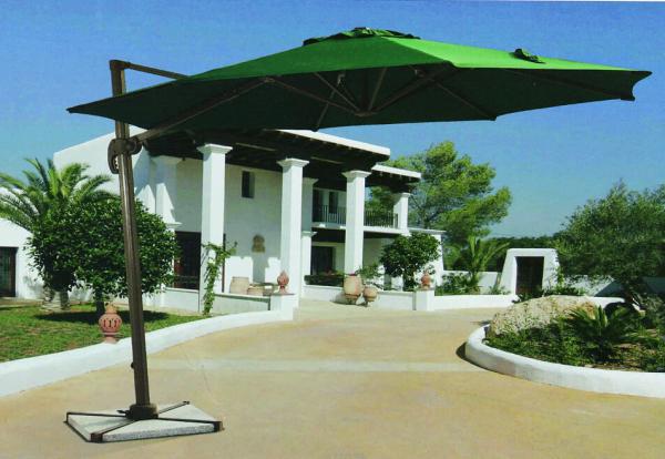 outdoor umbrella and bases-11102