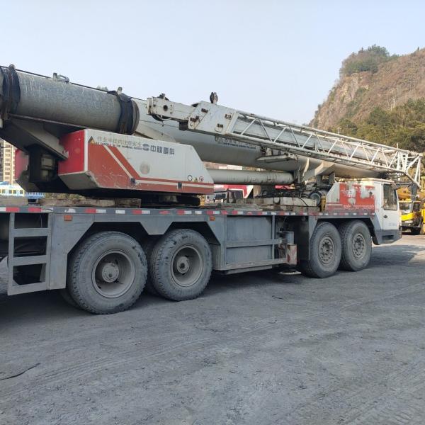 Poids de levage maximal 16 t XCT80 Zoomlion Machinerie de construction Grue lourde Grue de camion