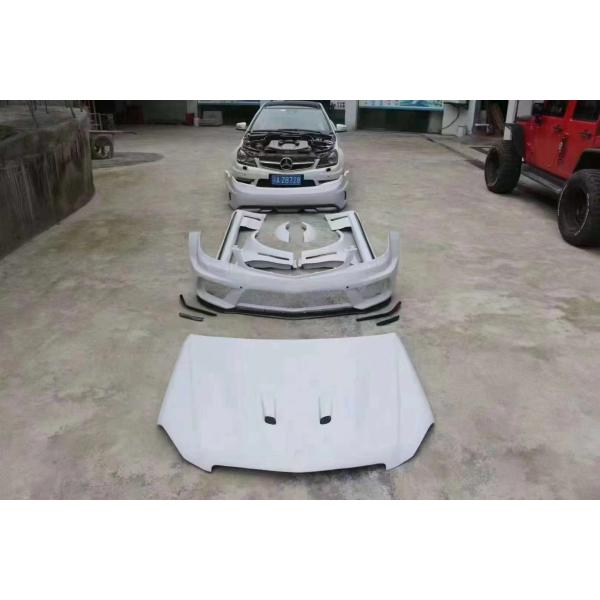 Pour Mercedes W204 C63 Body Kit W204 Série noire améliorée Style avant et arrière pare-chocs Hood Widebody Kit