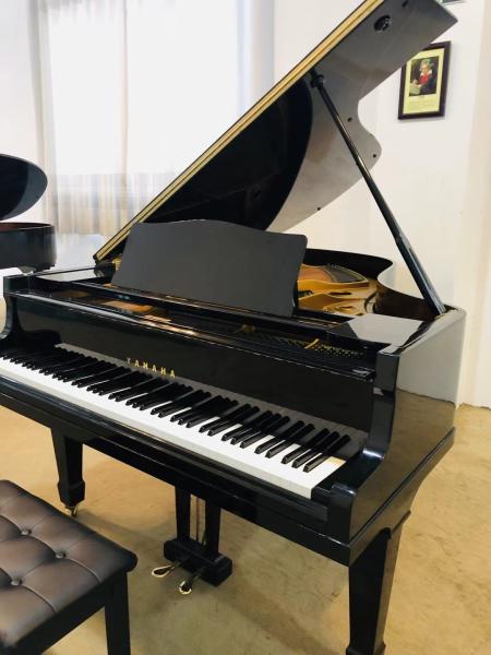 Hot selling acoustic second hand grand  piano perfect whole black polished You can compare the notes in the middle of th