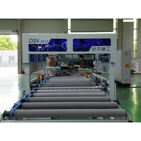 Máquina de corte de puertas de cuatro lados CNC de alta velocidad para la producción industrial