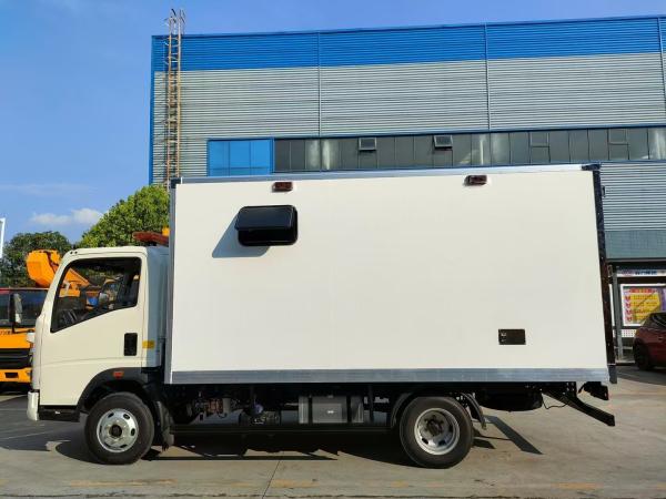 HOWO Refrigerator Truck , Refrigerated Cargo Van Box Truck for Mobile Workshop