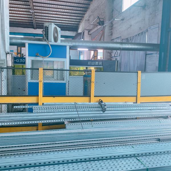 Распорка горячего погружения гальванизированная прорезала канал металлический стальной c 41mm