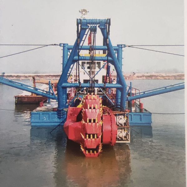 Small Csd200 Head Cutter Suction Dredger Ships 40000 KG Capacity 8 Inch
