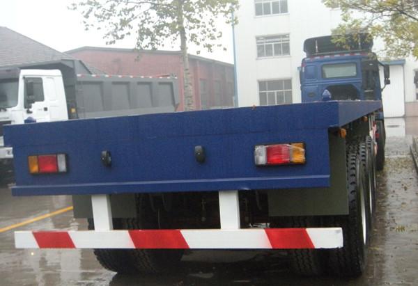 Long Vehicles Low Flatbed Trailer 3 Axles With Twist Lock High Strength Steel