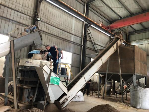 Vertical Pellet Press Machine Both In Biomass and Waste Pellet Making