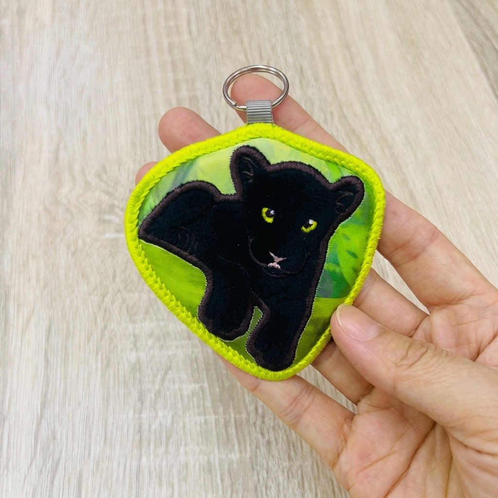 Customized Eco-Friendly Rubber Silk Screen Printed Rectangular Hanging Ring Embroidery Keychain