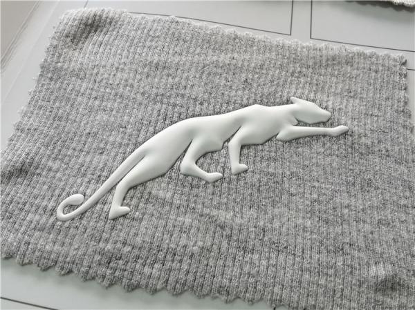 A roupa lavável da transferência térmica do crachá 3D Tagless etiqueta o material do silicone