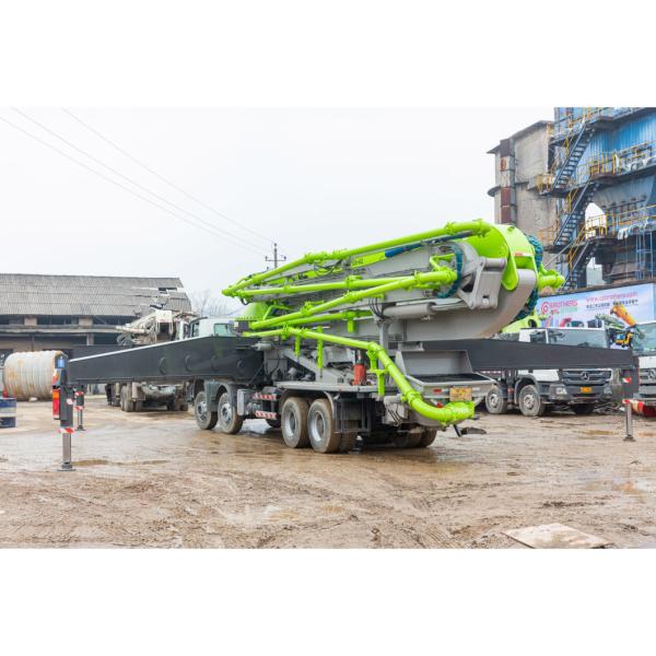 Zoomlion 56m Benz Truck Concrete Equipment Concrete Boom Beton Pump Machine Second Hand Truck Mounted Concrete Pump