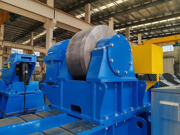 Cama de rolos de aço motorizada de viagem de 800T de soldagem para torre de vento offshore Dia até 12m