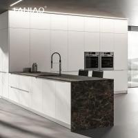 Maison personnalisée Cuisine de luxe de haut niveau Armoire murale blanche intelligente Armoire d'affichage Armoire de cuisine villa