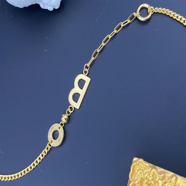 Delicate 18K Rose Gold Heart Bracelet