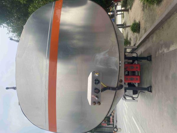 CIMC New Stainless Steel Fuel Tanker Truck Manual Transmission Diesel Engine 6x4 Drive Wheel for Oil and Water Storage