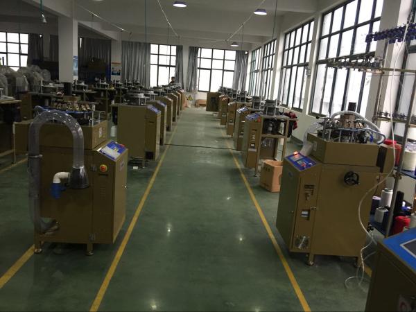 Machine à tricoter à chapeau sans couture avec double système