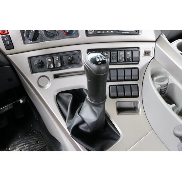 Modelo de camión de cabeza de tractor de remolque Dongfeng 6x4 GNL CNG camión de tractor con pantalla táctil