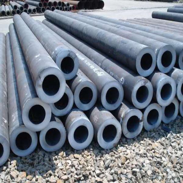 Tubo de aço carbono sem costura laminado a quente com peso real e tolerância L / 50 mm