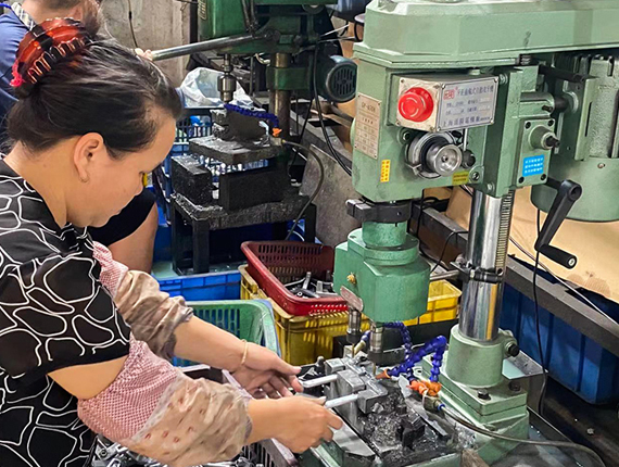 Black Door And Window Push Through Handle Chrome Plated Finish For Home Office