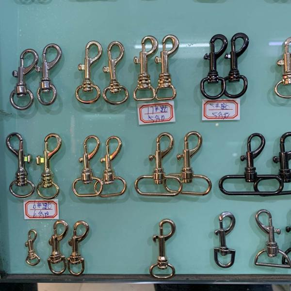 Brass Aluminum Dog Hook For Leash Bag Garments 10mm-40mm Thickness