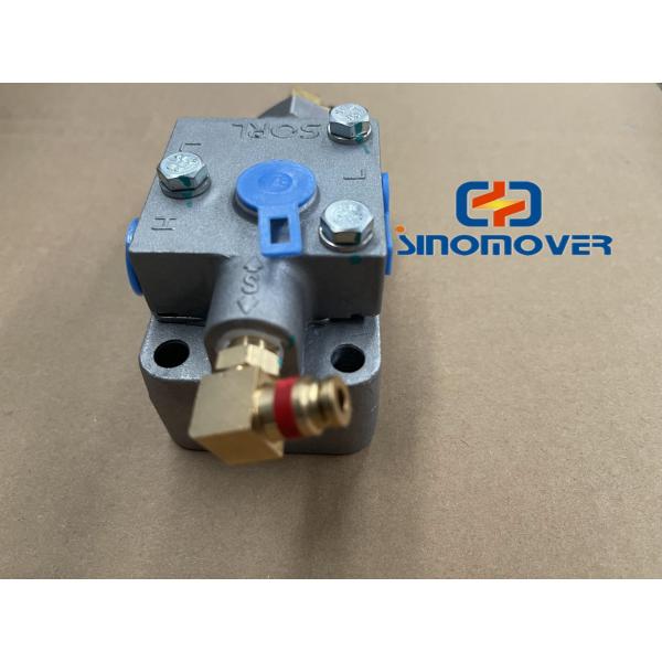 1702310A10S Faw Truck Spare Parts Transmission Valve Assembly