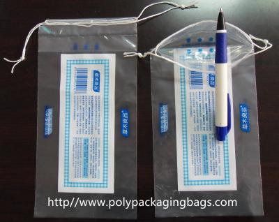 Sacos de plástico claros personalizados do cordão do HDPE/LDPE para o empacotamento do vestuário