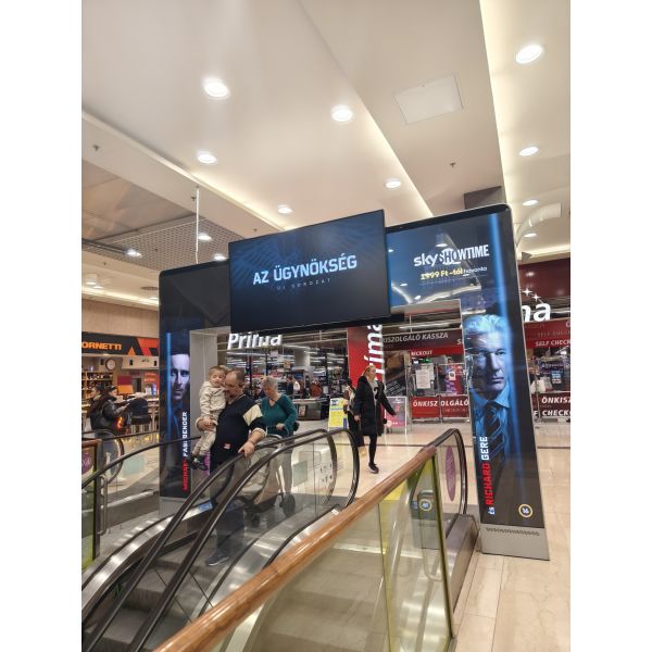 Indoor HD LED Display with P1.5 Pixel Pitch Die-casting Aluminum Cabinet and Full Front Maintenance